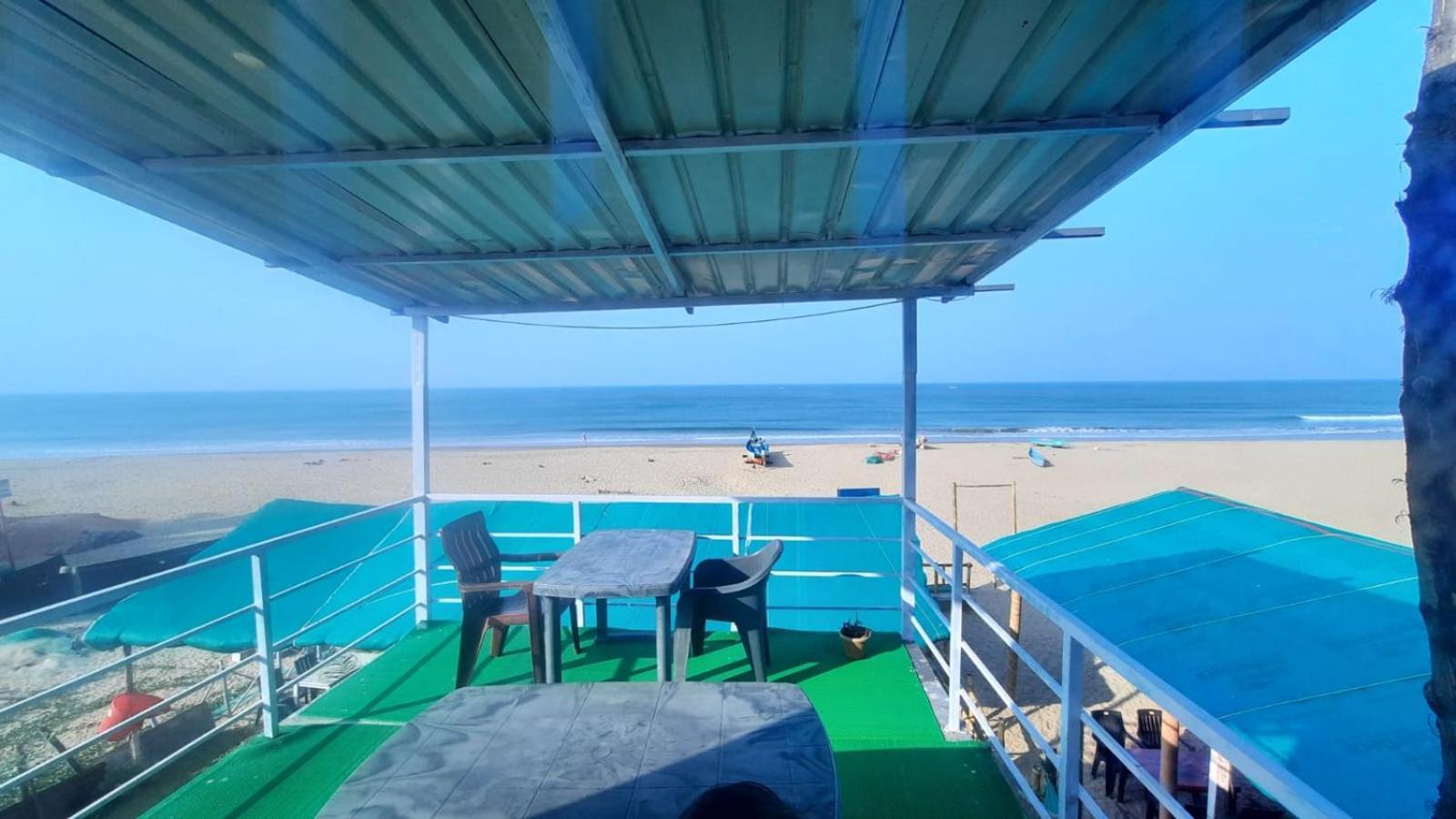 Gokarna Beach Stays By Tune Of Ocean Rom bilde