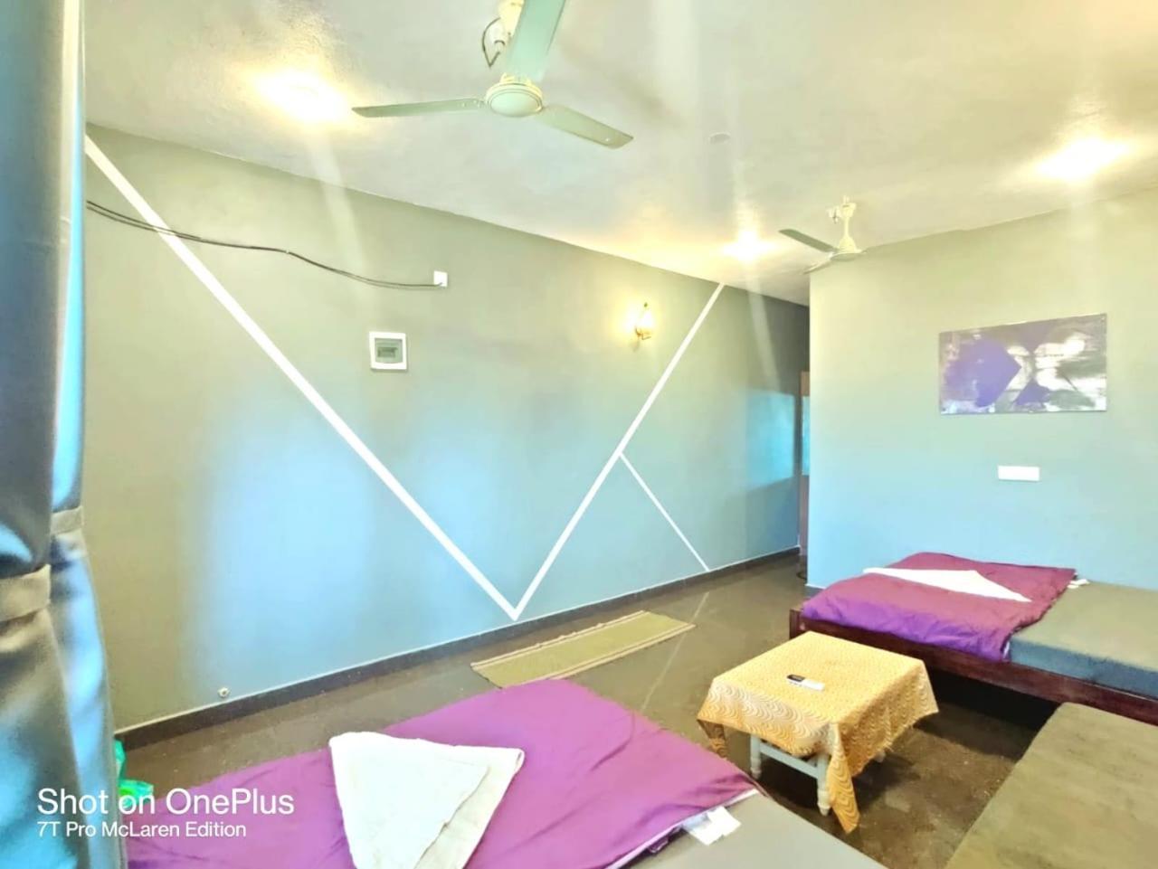 Gokarna Beach Stays By Tune Of Ocean Rom bilde