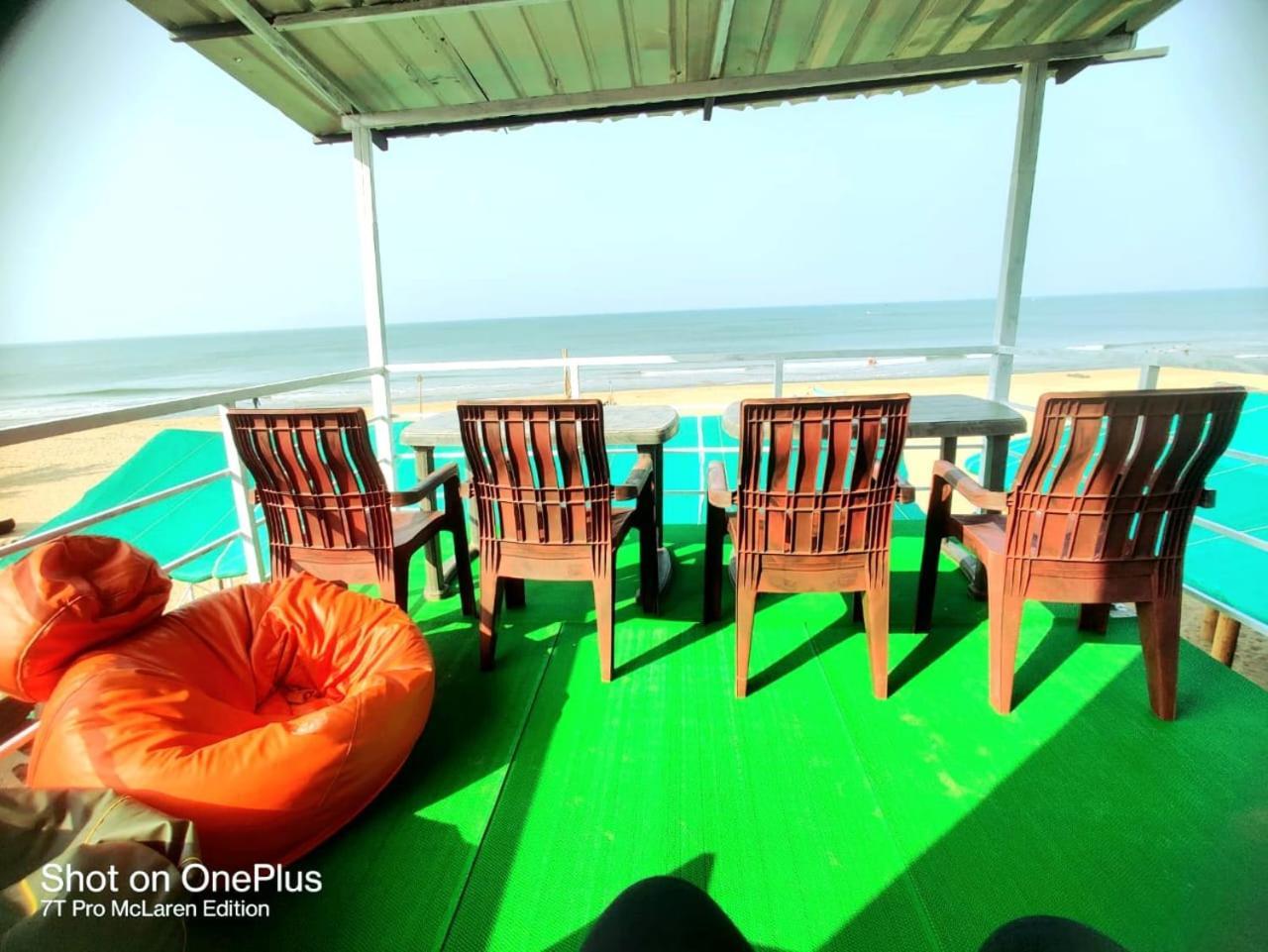 Gokarna Beach Stays By Tune Of Ocean Rom bilde